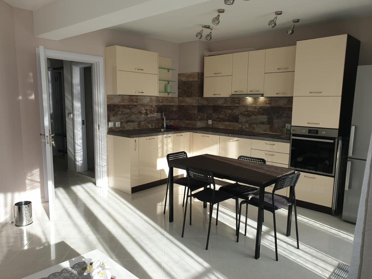 New The Twins Varna Two-Bedroom, Apt 5 At 15 Tsani Ginchev Street, Floor 3 Exterior foto
